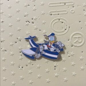 Donald Duck plane Pin